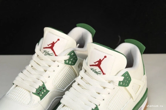   DR5415-103 Green Retro  4 SB Jordan DR5415-103 Pine 0310